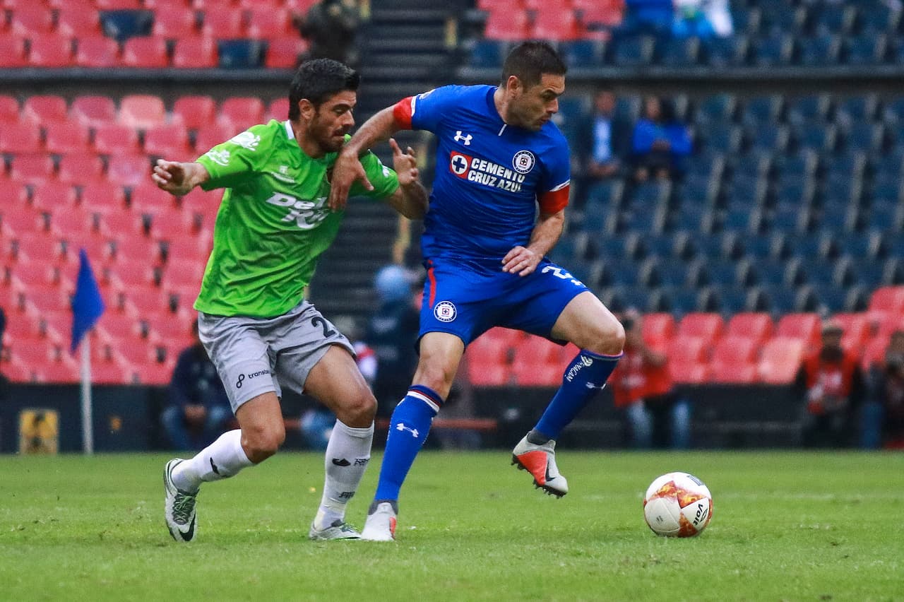 Pero en 2018 el zaguero guaraní firmó por el Cruz Azul, en buena medida llevado por un personaje allegado a él en América, Ricardo Peláez, también ligado a los celestes ahora.