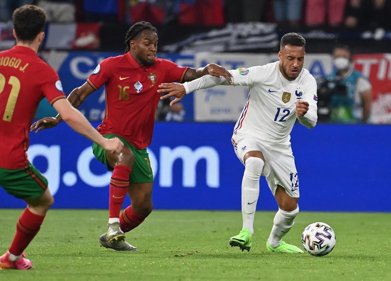 Francia y Portugal se llevan empate 2-2 y ambos consiguen su pase a Octavos en la Euro 2020. Cristiano Ronaldo anotó doblete (31' y 60'), ambos penaltis a favor de los portugueses, mientras que para Francia descontó Karim Benzema al 45+2' y al minuto 47 del encuentro. El 'Bicho' logra 109 anotaciones con selección, único en el mundo.