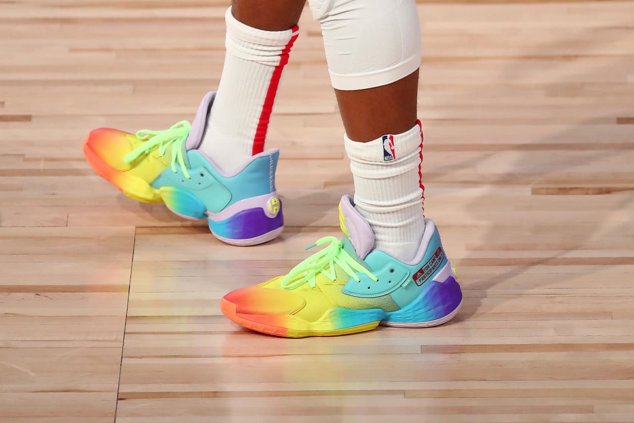 Los jugadores lucen distintas marcas y diseños de calzado en este regreso de la NBA dentro de la burbuja en Orlando.