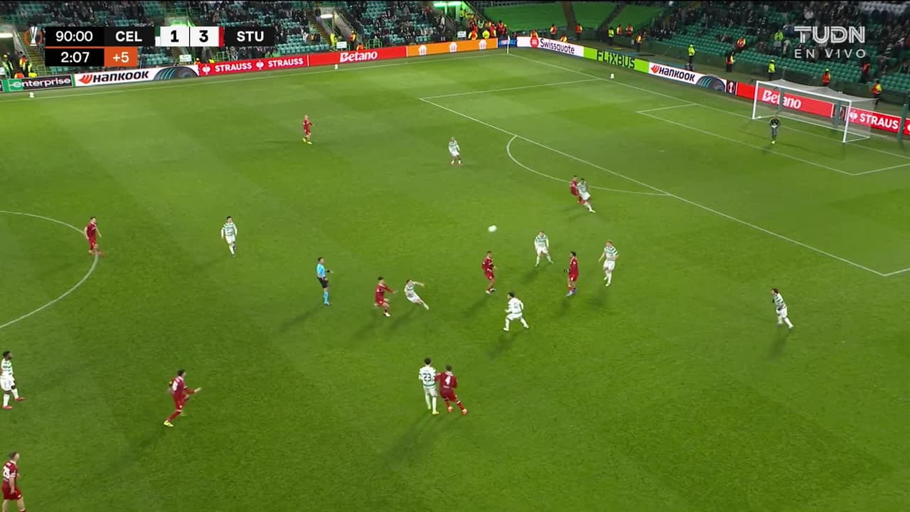 ¡GOL!  anota para VfB Stuttgart. Tiago Tomás