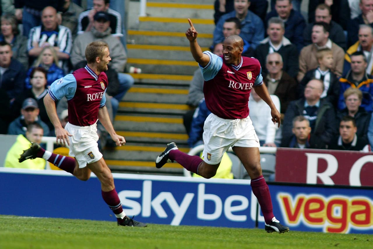 Dion Dublin está en la posición número 19 con 111 goles: la mayoría de ellos con el Aston Villa de Birmingham.