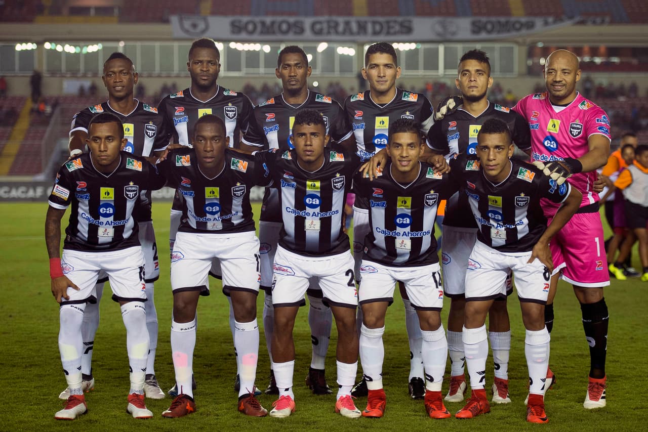 El equipo local formó con McFarlane
<b>,</b> Niño, Chará, Dixon, Gutiérrez, Botello, Carrasquilla, Marcos, Tamburelli, Chuito y Edwin.