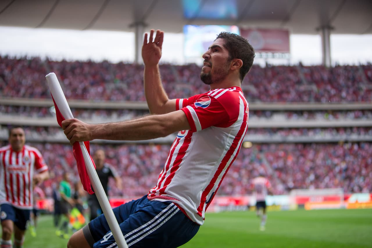 En el Clásico Tapatío, Jair Pereira anotó el único gol del encuentro en los minutos finales del partido, logrando acumular 14 puntos en esta fecha, mientras que su valor en el UD Fantasy es de $2.6 millones.