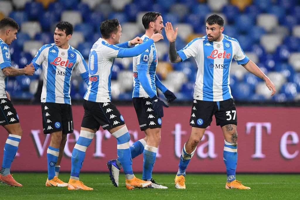 Con 10 hombres, el Napoli es derrotado ante el Spezia 1-2. Andrea Petagna ponía arriba a los 'azurri' pero dos goles por parte de Nzola y Pogeba, les dieron el triunfo a los 'aquilotti' en la Jornada 16.