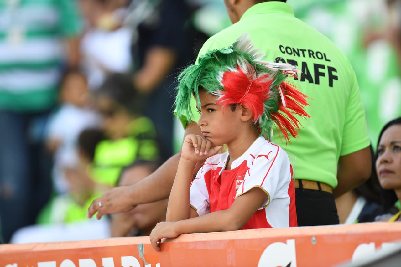 El color de la afición en la Jornada 9