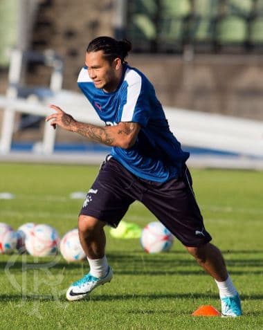 <b>Sábado 19 de agosto - 10:00 a.m.ET/9:00 a.m.CT/7:00 a.m.PT: </b>el 'mexican' Rangers 
<b>(Carlos <i>Gullit </i>Peña y Eduardo Herrera) </b>recibe en Ibrox al Hearts por la jornada 2 de la Premieship.