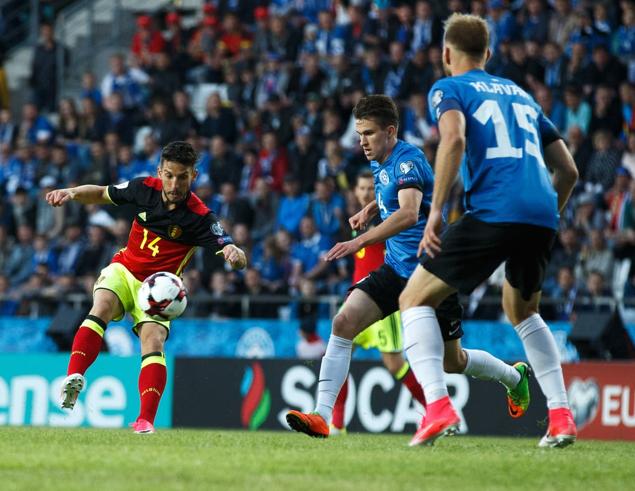 Y es que Bélgica lidera cómodamente con 16 unidades tras la victoria en Tallin ante Estonia con gol de Dries Mertens y otro más de Nacer Chadli.