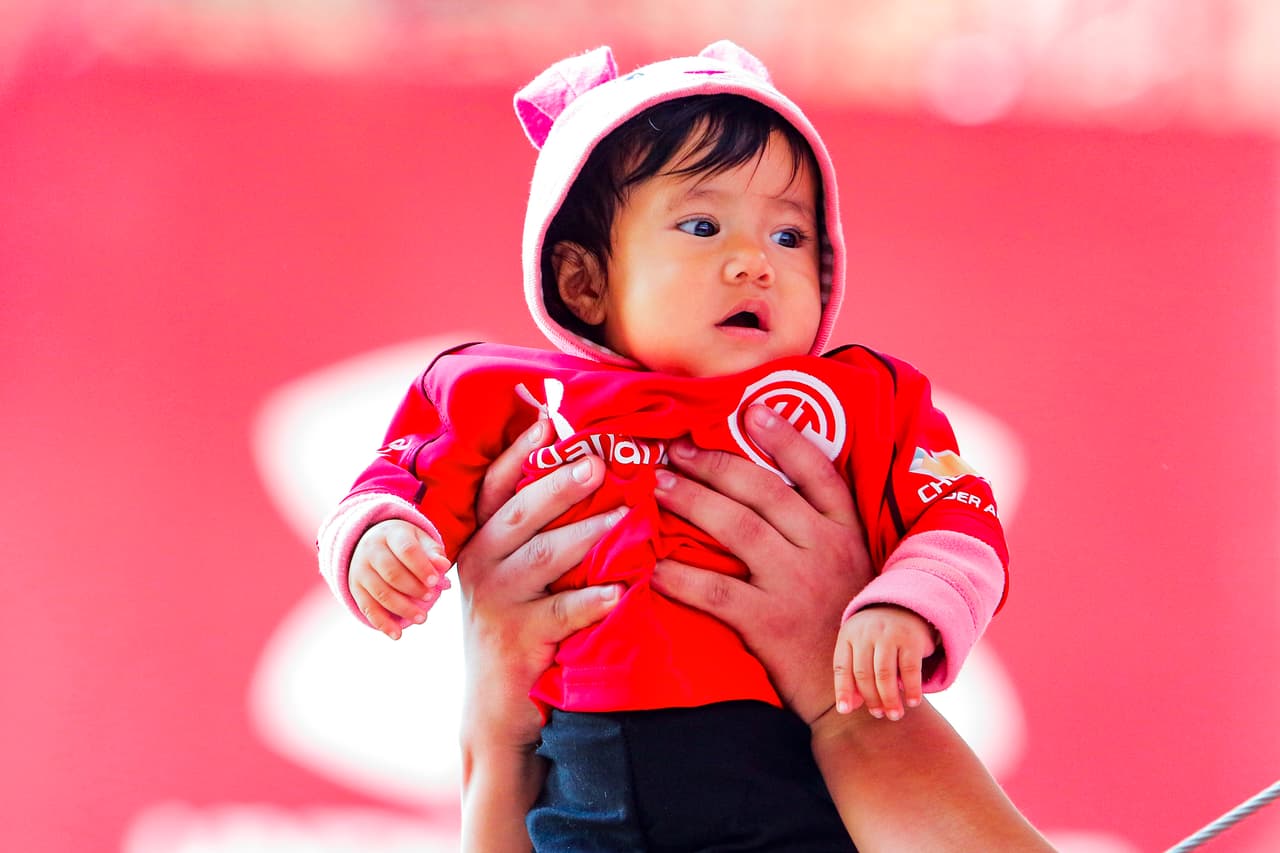 La alegría y el color de los hinchas de Toluca y América se tomaron el estadio Nemesio Diez en medio de la fiesta de la Jornada 15 del Clausura 2019 en la Liga MX, en medio de la celebración del Mes del Niño.
