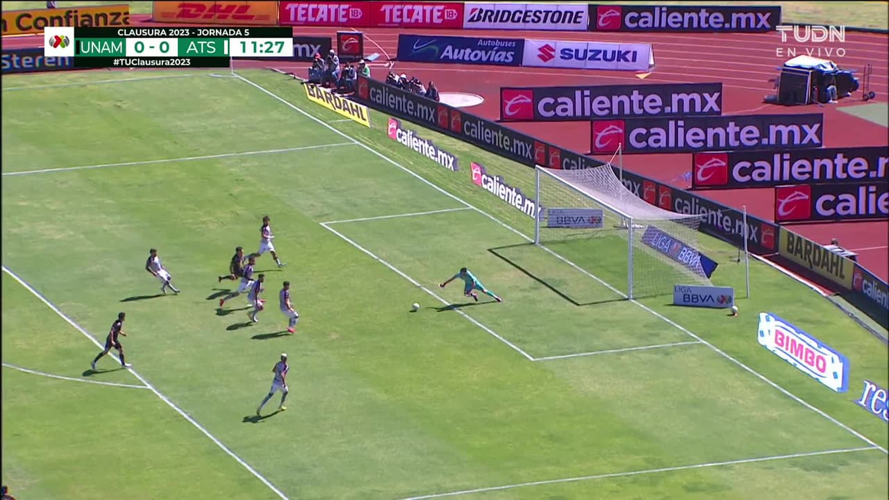 ¡TIRO ATAJADO! disparo por Gustavo del Prete.