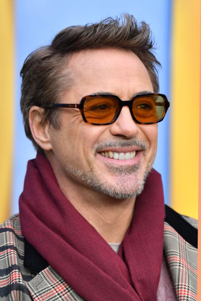 El resto del reparto lo completan Will Forte, Adeel Akhtar y James Brolin como el narrador.
<br>