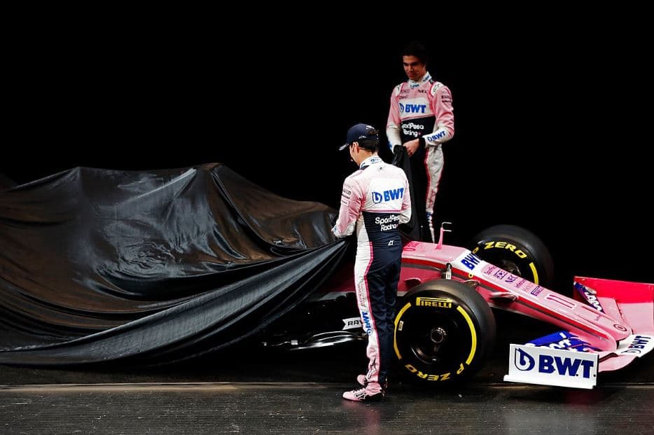 Con el final de Force India, llegó Racing Point a la Fórmula 1 con el mexicano Sergio 'Checo' Pérez, quien fue protagonista del lanzamiento del auto de esta nueva escudería para el 2019. Si bien cambió de nombre, los color principal siguie siendo el rosado.