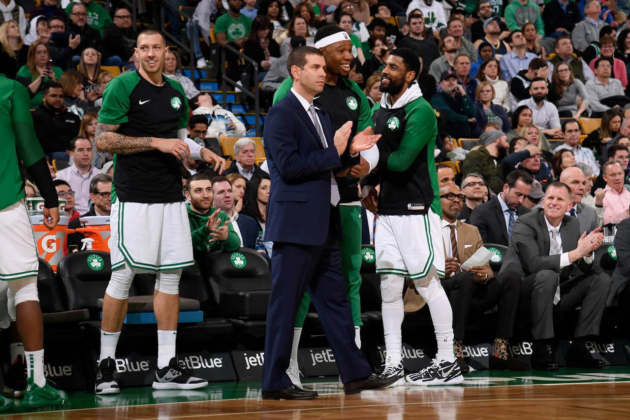 Heat 105-110 Celtics: en esa lucha en el Este tampoco pudo ganar Miami en el juego disputado en TD Garden. Kyrie Irving logró 25 puntos y ocho rebotes, siendo el mejor jugador de Boston. Por otro lado, este resultado dejó a los de Florida con 38 triunfos en el octavo lugar de la clasificación.