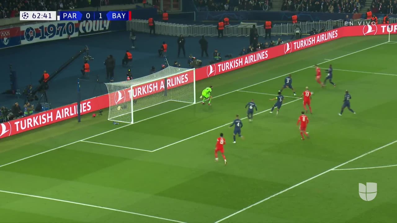 ¡TIRO ATAJADO! disparo por Eric Choupo-Moting.