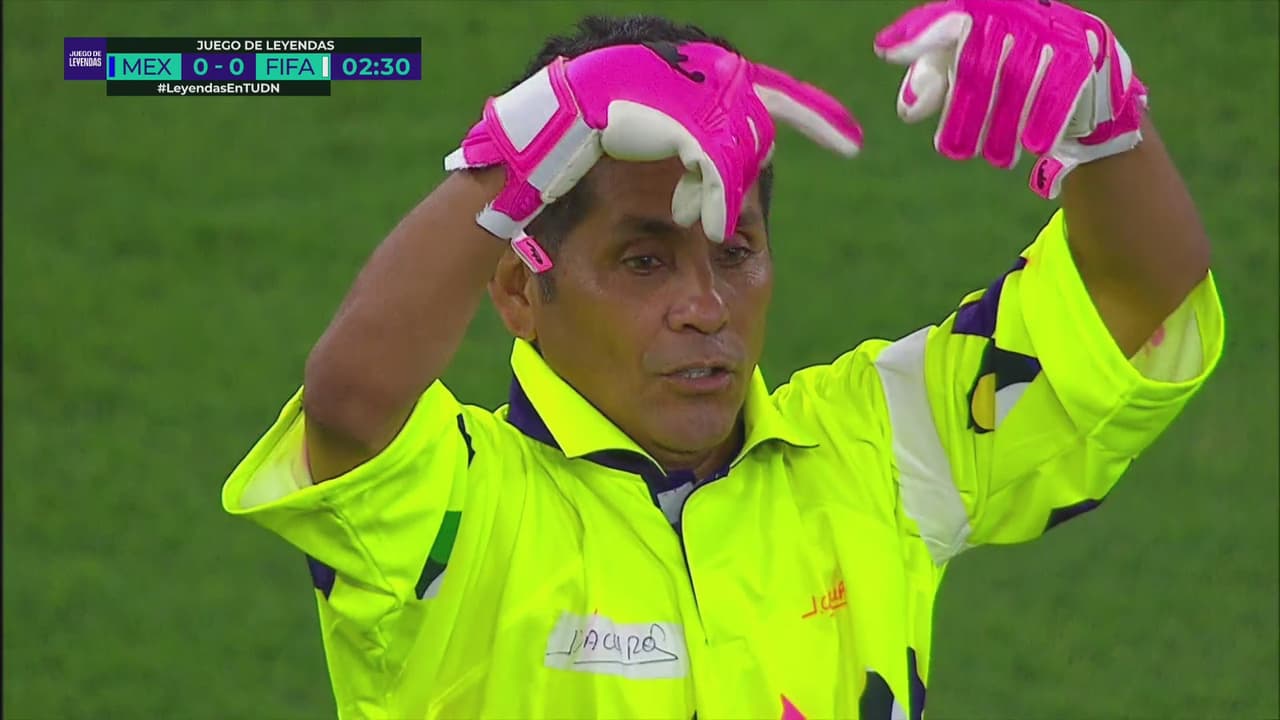El show de Jorge Campos ante las Leyendas de FIFA