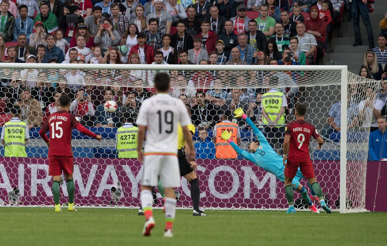 Sin embargo, hubo amargura al minuto 86 cuando Cédric marcó el 2-1 parcial para Portugal con un remate que descolocó a Ochoa.