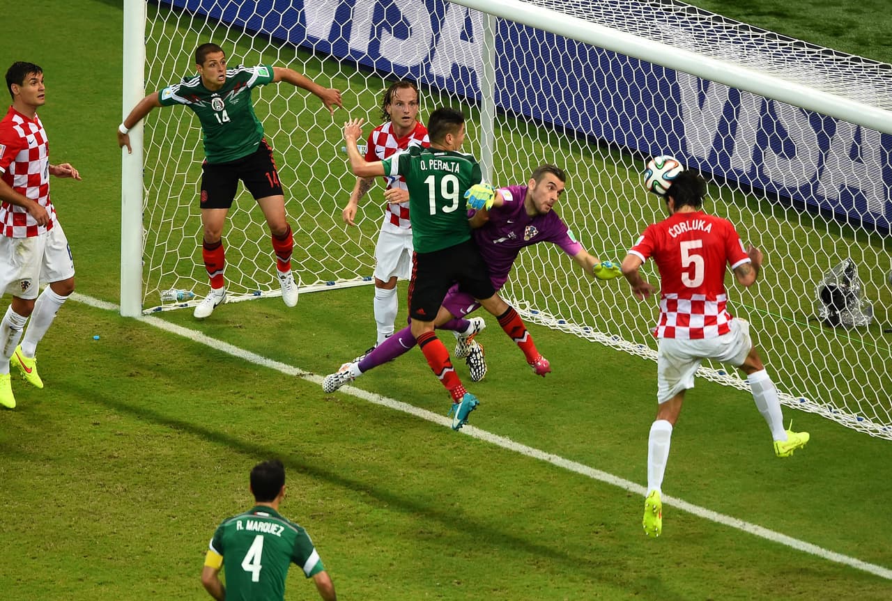 En Copas del Mundo,
<b>Pletikosa ha perdido dos veces contra México: </b>primero en 2002 por 1-0 (Cuauhtémoc Blanco) y luego en 2014 por 3-1 (Rafa Márquez, Guardado y Chicharito).