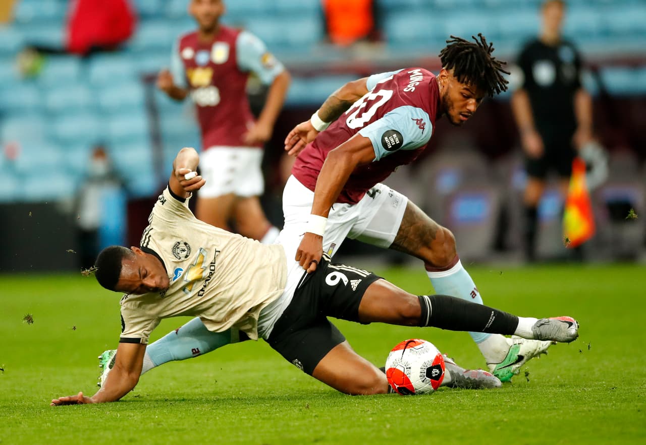 Manchester United vuelve a ganar y se acerca al Leicester City en la búqueda por puestos de Champions League.