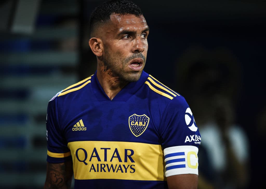 <b>Carlos Tevez</b>
<br>Declaró alguna vez que nunca ve futbol porque no le gusta, pues nunca fue fanático de este deporte. Lo invitaron al futbol chino porque su pago semanal era estratosférico y dijo que había tomado esta experiencia como ‘unas vacaciones’.