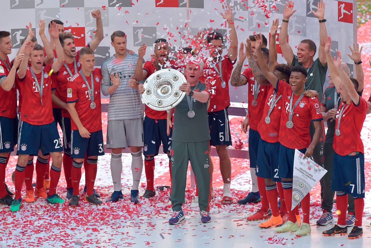 El F.C. Bayern Múnich, a pesar de la derrota, celebró con su gente la Bundesliga.