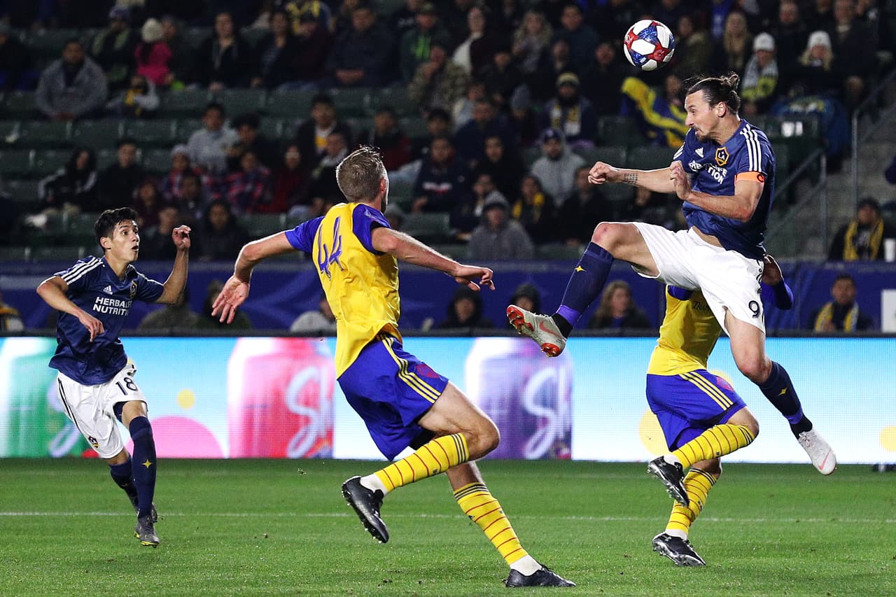 Zlatan va a Houston, equipo al que ha enfrentado tres veces y le ha marcado en una ocasión.