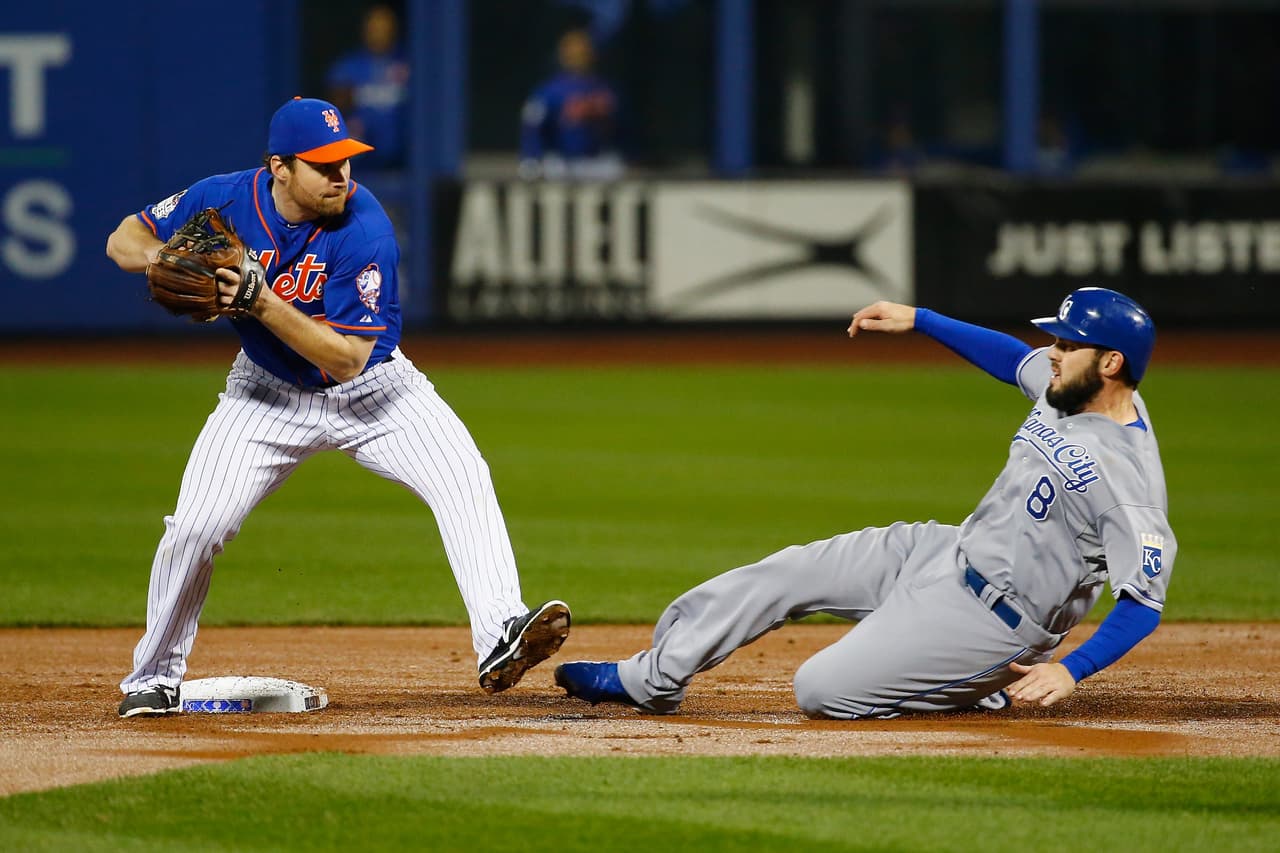 Los Royals lograron su segundo título de la MLB en su historia, en un juego donde despertaron en el noveno inning para empatar el juego 2-2 y en el episodio 12 sacaron la casta para anotar cinco carreras.
