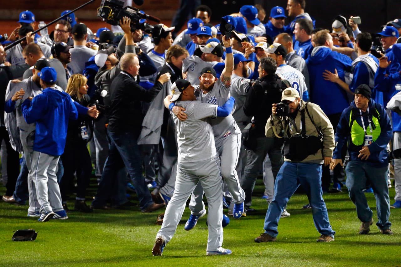 Los Kansas City Royals son campeones mundiales del beisbol por primera vez en los últimos 30 años tras derrotar a los Mets de Nueva York.