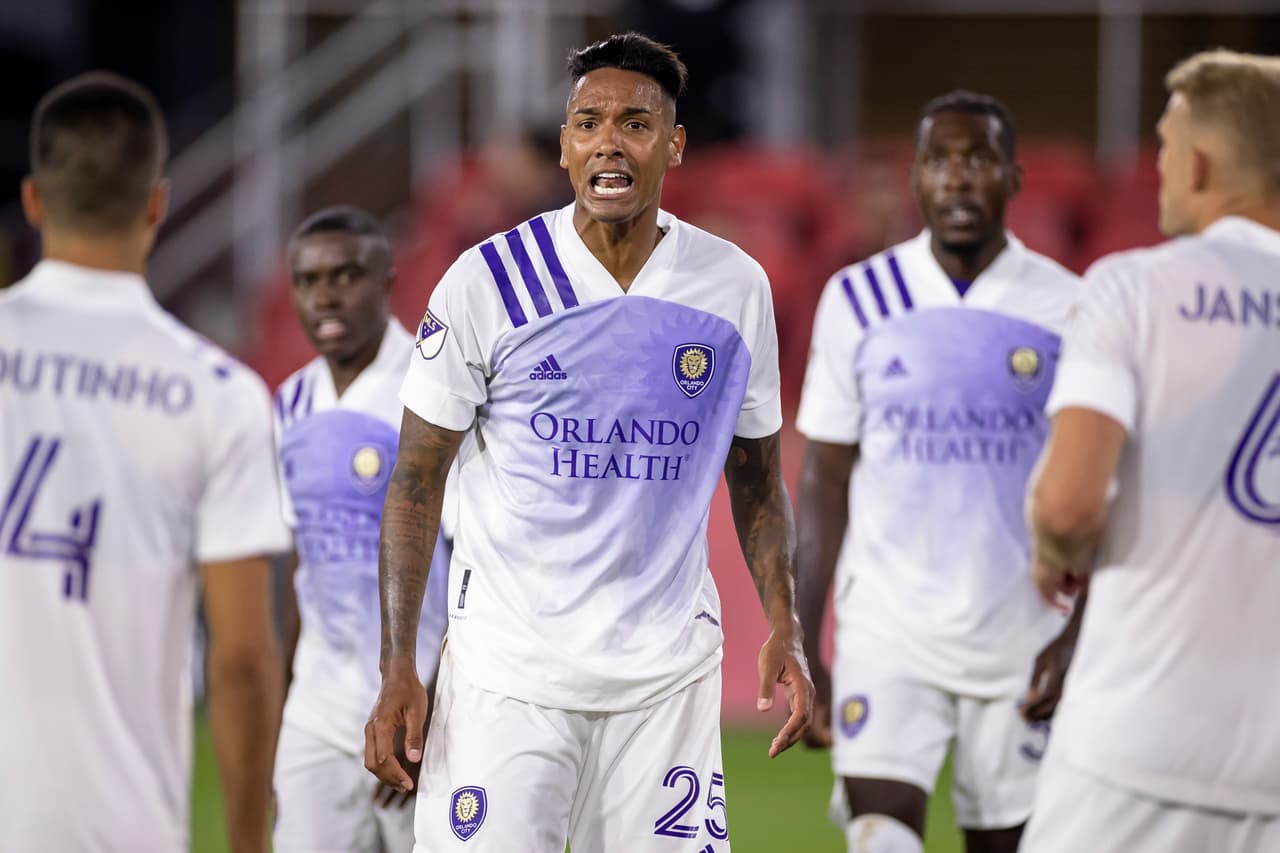 Antonio Carlos es pieza fundamental de la última línea de Orlando City SC, que derrotó como visitante a D.C. United.
<br>
