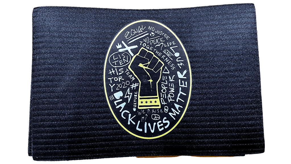 El brazalete de Francisco Calvo fue diseñado por Dwight White, un artista y exdeportista universitario residente en Chicago. El dibujo se convertirá en un parche que se ubicará en la camiseta de Chicago Fire FC cuando se reanude la temporada regular de 2020.