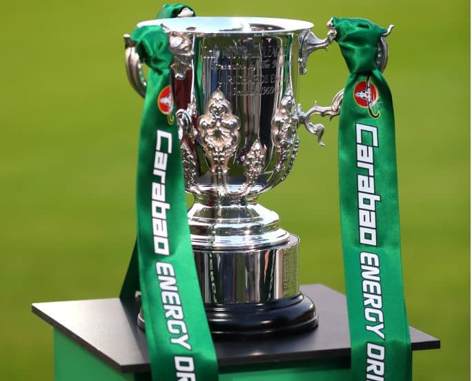 La Copa de la Liga, conocida también como Carabao Cup por su patrocinador, enfrenta a equipos de diferentes divisiones del fútbol inglés.