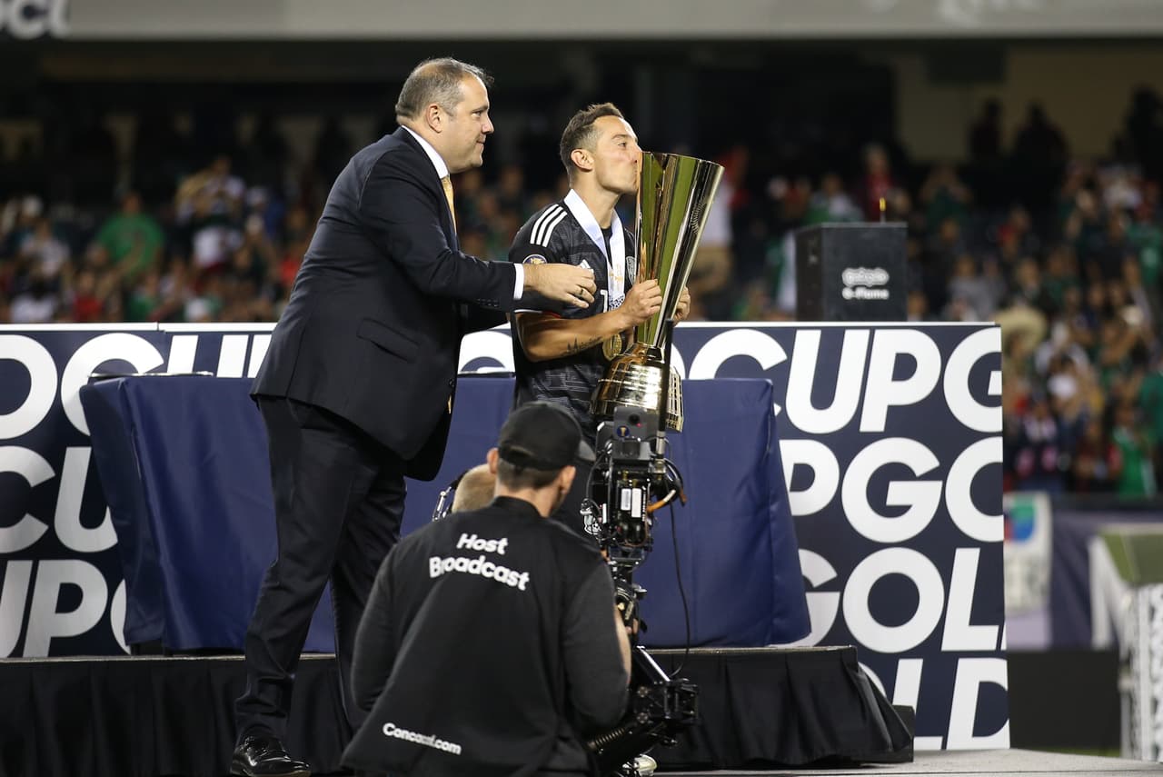 Tremendo festejo de la Selección Mexicana en Soldier Field luego de vencer 1-0 a Estados Unidos por la Final de la Copa Oro. Los jugadores y cuerpo técnico del Tri celebraron de manera impresionante, un triunfo conseguido a toda ley y una fiesta en la cancha para recordar la hazaña.