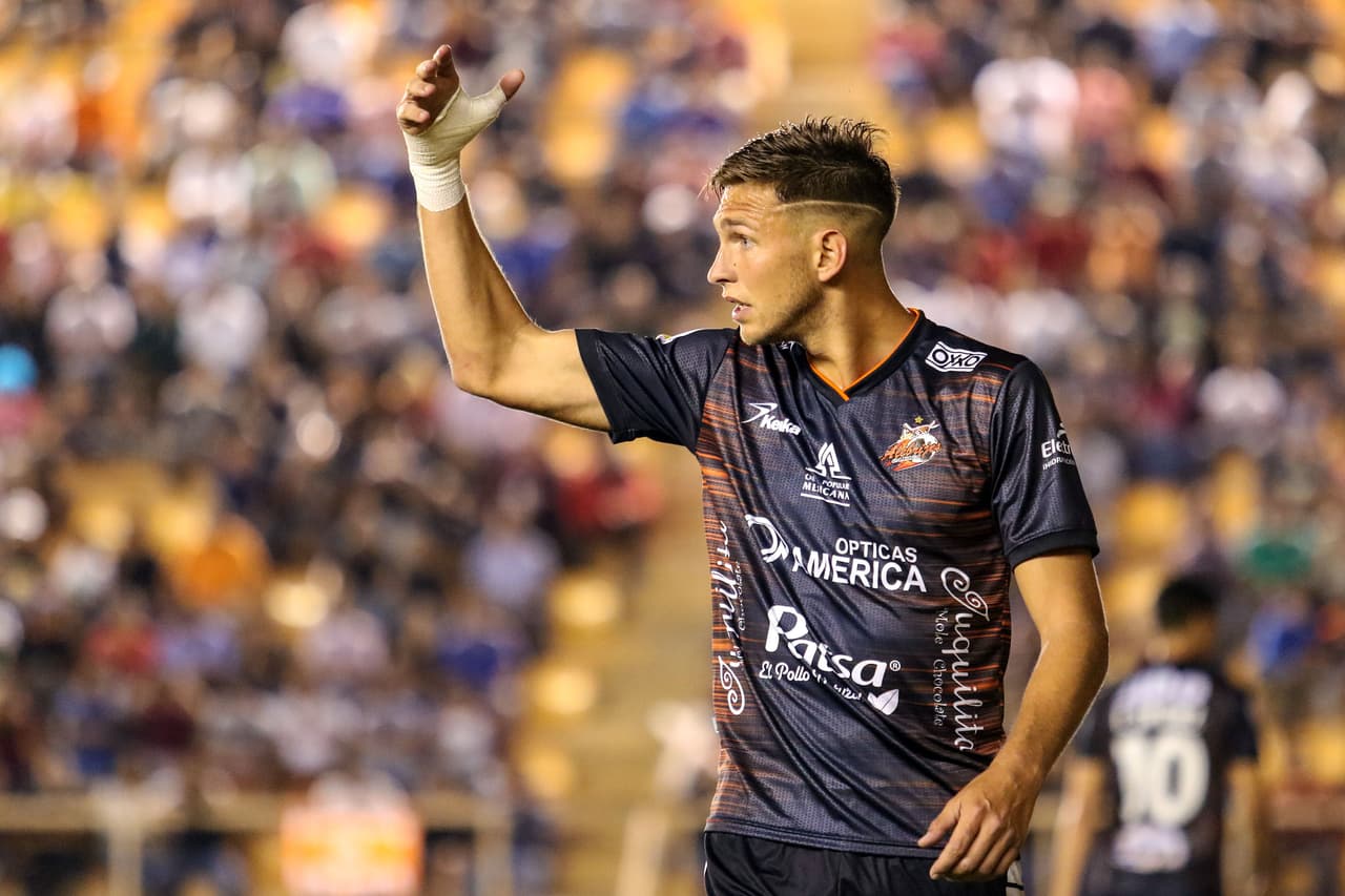 Con gol de Luciano Nequecaur (foto), los Alebrijes de Oaxaca vencieron 1-0 a los Mineros de Zacatecas en el Estadio Tecnológico en el juego de Ida de los Cuartos de Final de la Liguilla del Torneo Clausura 2019 del Ascenso MX.
