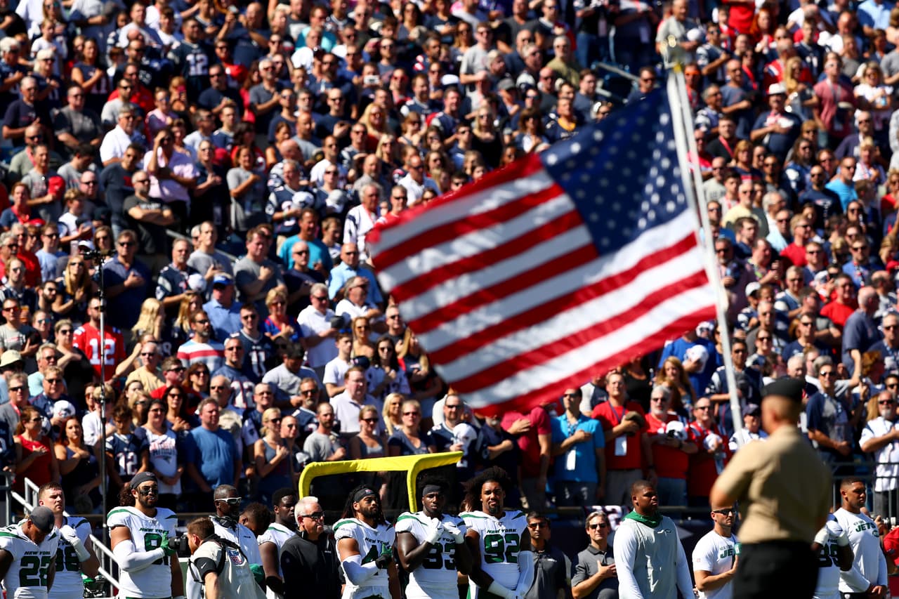 Los Patriots tienen un histórico de 63 triunfos, 54 derrotas y un empate.