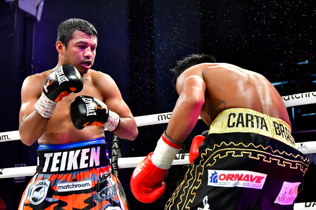 El nicaragüense retuvo el título Supermosca de la Asociación Mundial de Boxeo por decisión unánime. Con tarjetas de 118-110, 116-112 y 117-111, el retador hizo un combate serio, pero no le alcanzó.