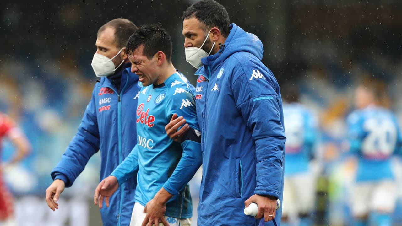 Napoli confirma lesión de 'Chucky' Lozano ante la Juventus