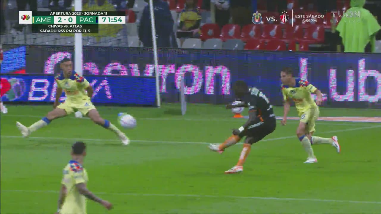 ¡Pachuca quiere sorprender! Balón pasa por un lado