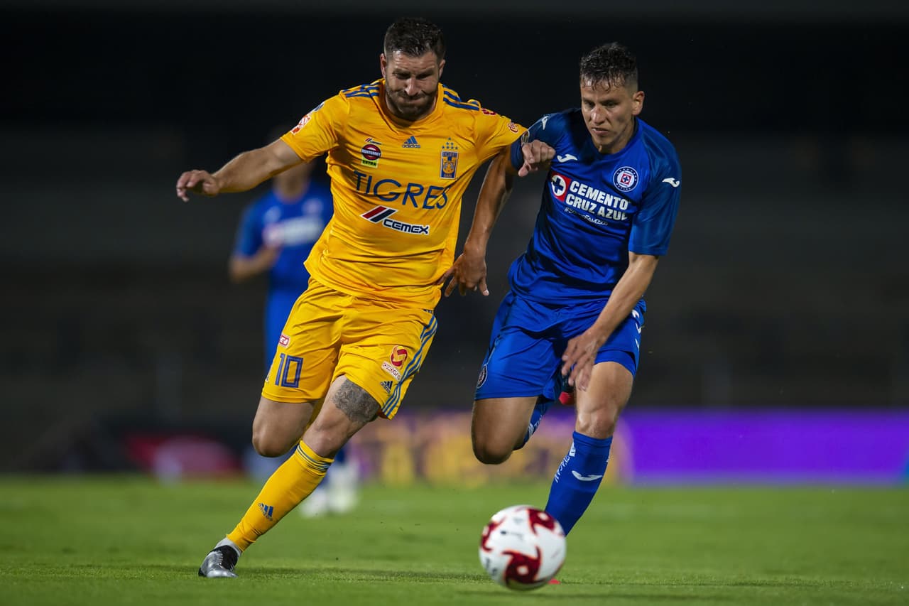 Los Tigres dejan ir el triunfo y la Máquina les empata el encuentro, lo lleva a los penales y se cuelan a la final de la Copa GNP.