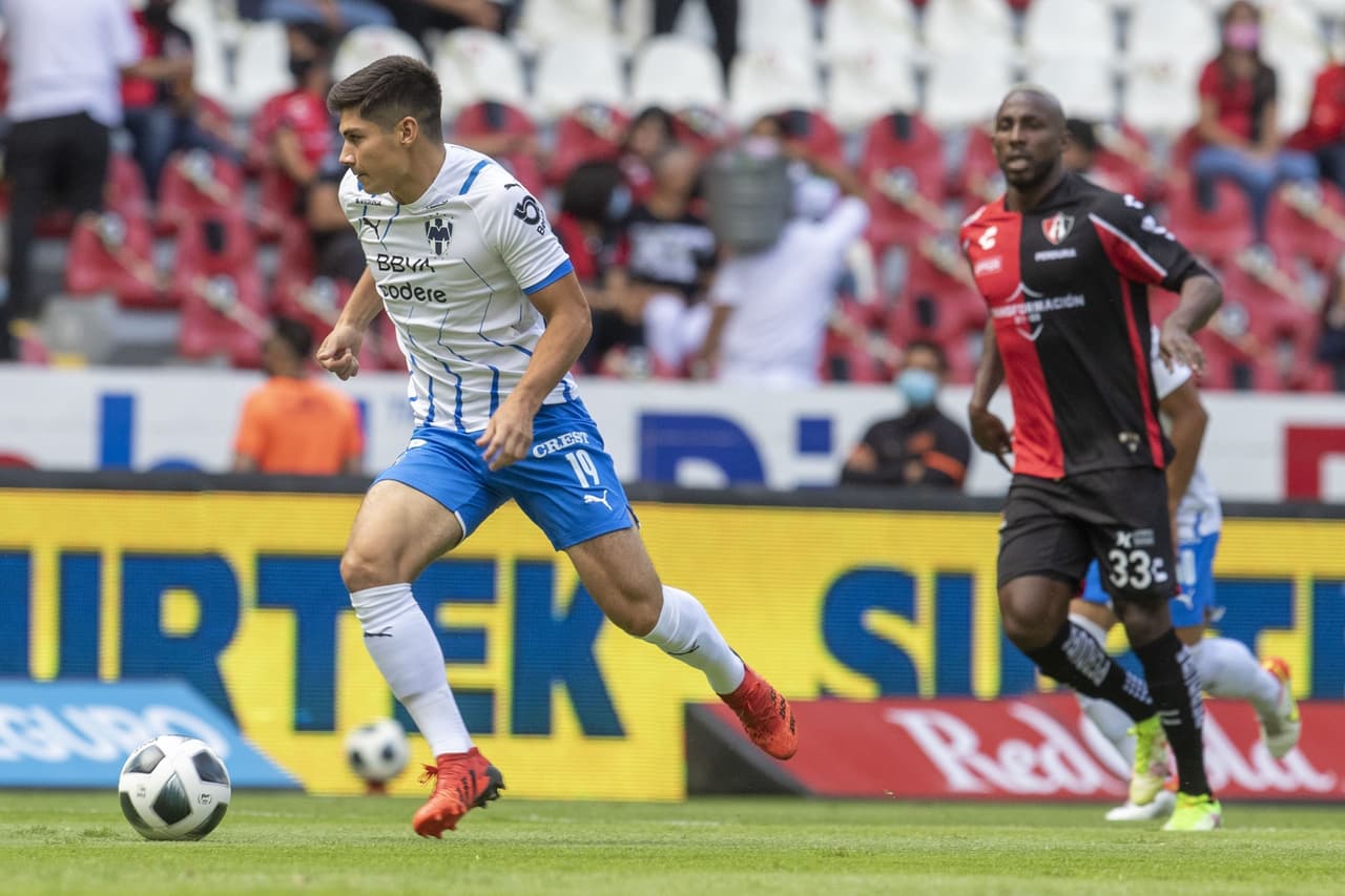 Con goles de Julia´n Quiñones al 61' y Julio Furch al 80', Atlas viene de atra´s para vencer a Monterrey 2-1 y llegan a 13 unidades.