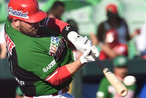 Con ventaja de 5-0 en el pizarrón del estadio Hiram Bithorn de San Juan, los Tomateros facturaron la carrera del seguro en el sexto inning al ligar sencillo de José Manuel Rodríguez, sacrificio, un lanzamiento descontrolado del relevista dominicano Zach Jackson, y el doblete de marras de Solis.