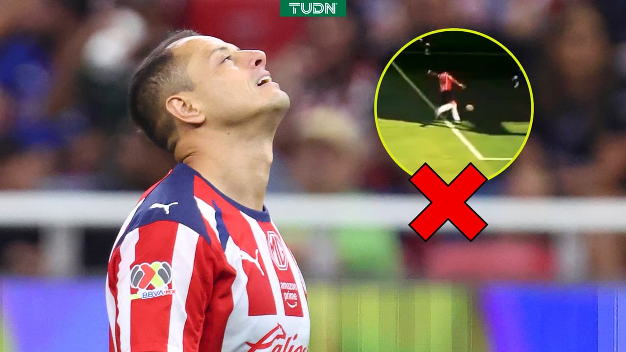 Error garrafal del 'Chicharito' Hernández en amistoso de Chivas