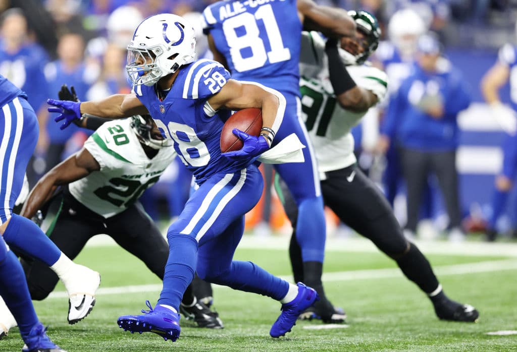 Jonathan Taylor destruye a la defensa de los New York Jets con 172 yardas terrestres y dos TD's en la victoria 30-45 sobre los neoyorkinos.