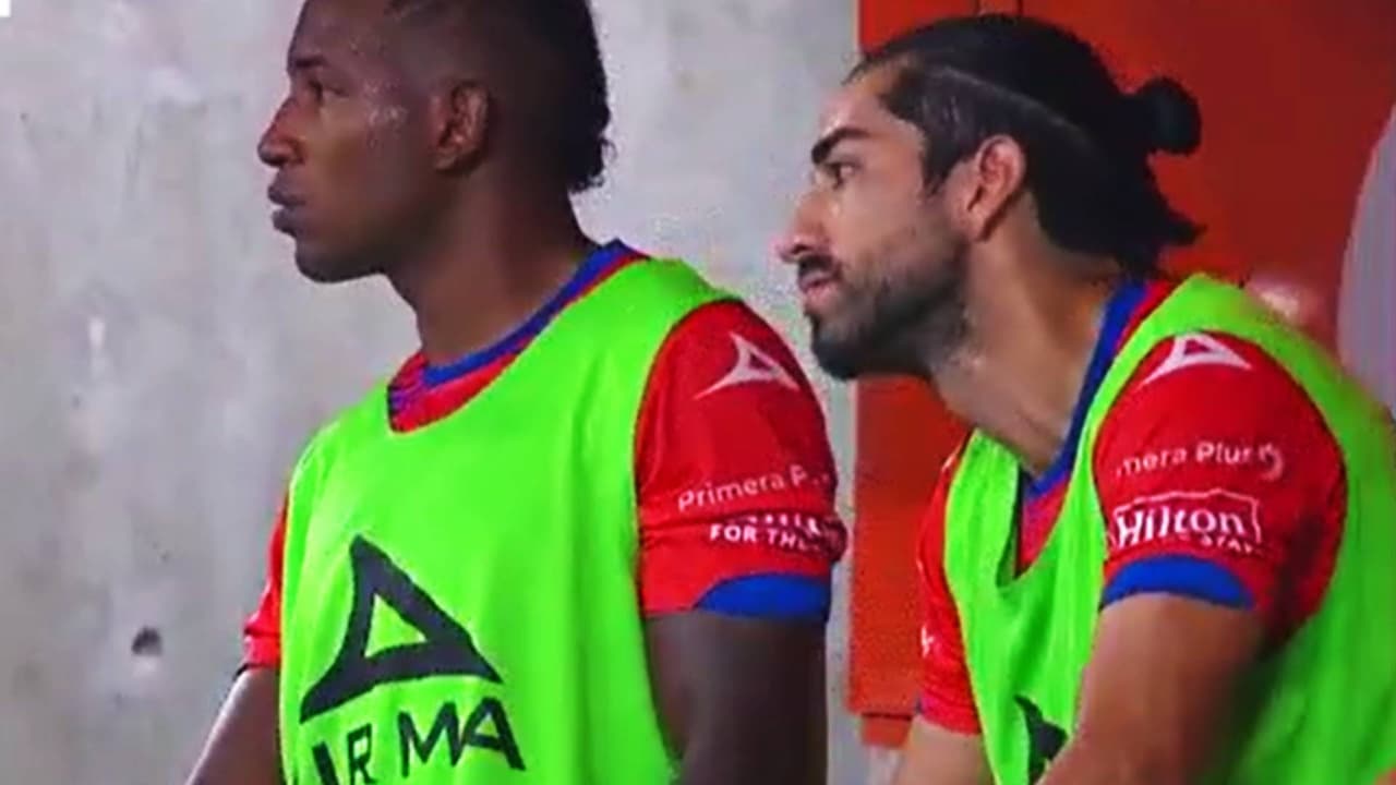 ¡Rodolfo Pizarro hace su primer berrinche y en Monterrey!