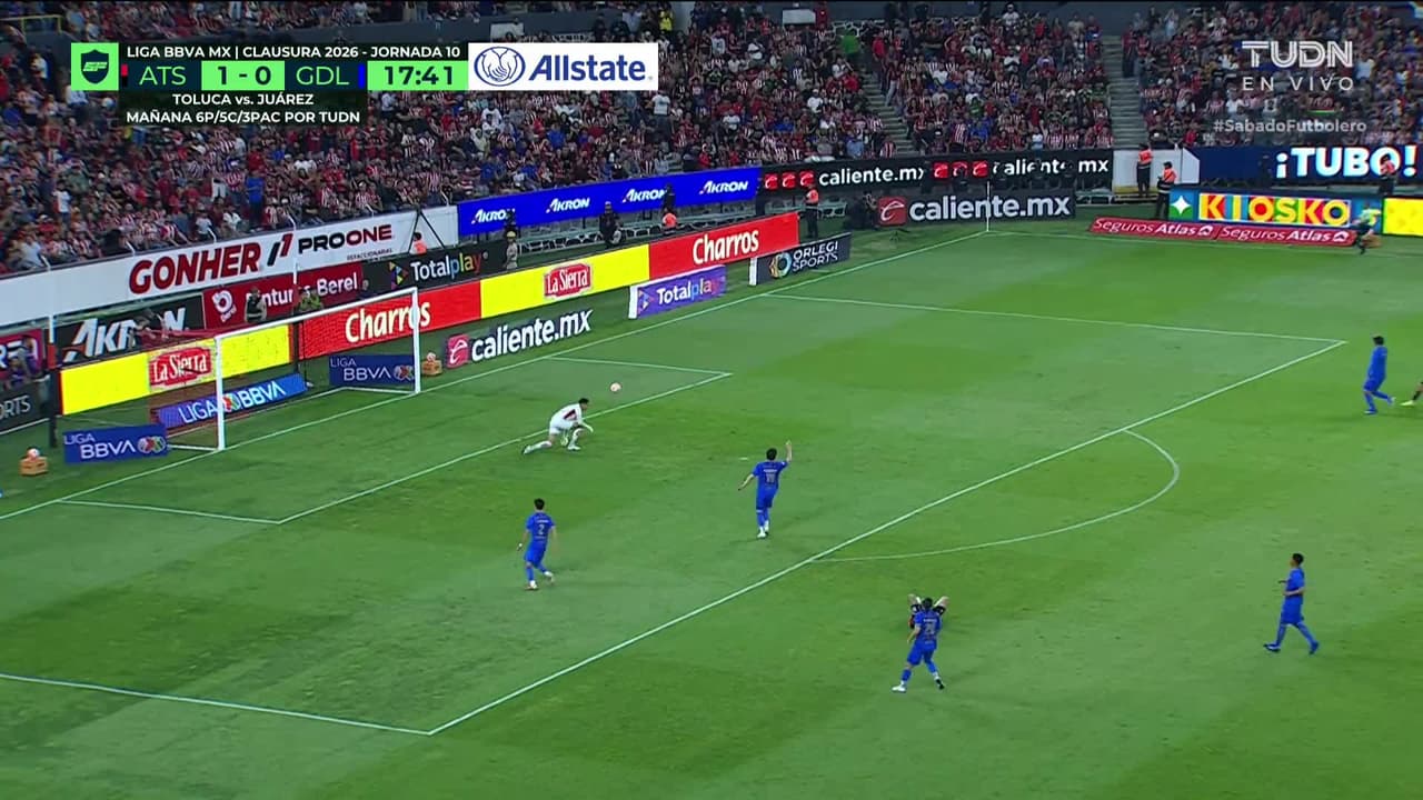 ¡TIRO ATAJADO! disparo por Diego González.