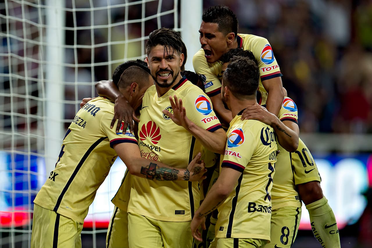Oribe Peralta #24 - El delantero americanista se sincronizó con sus compañeros para el segundo tiempo, siendo una amenaza en cada ataque que el equipo de Coapa realizaba, logrando hacerse presente en el marcador gracias a una buena jugada de Rubens Sambueza que le mandó un pase como con la mano para rematar sin presión rival dentro del área. Calificación 8.