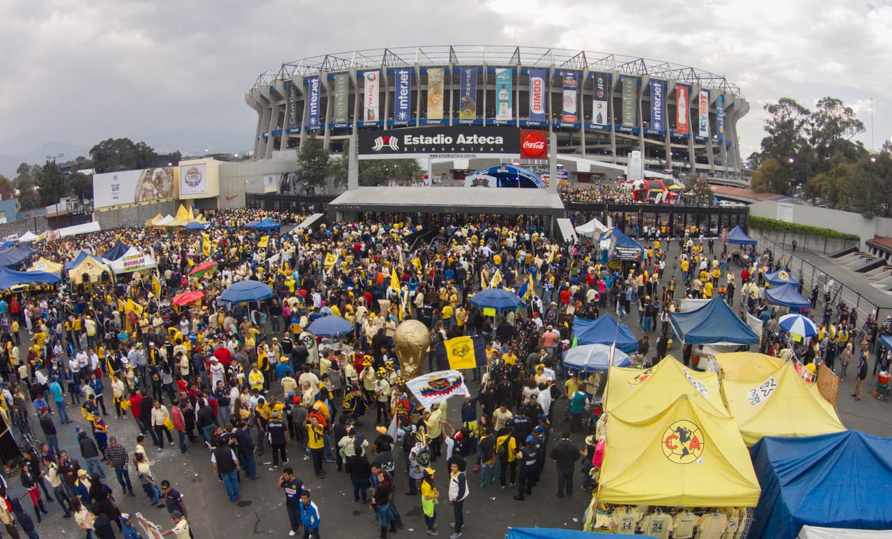 6 – En la grama del Coloso de Santa Úrsula se han coronado en un Mundial los dos más grandes jugadores de la historia: Pelé y Maradona. El primero en el 70 y el segundo en el 86.