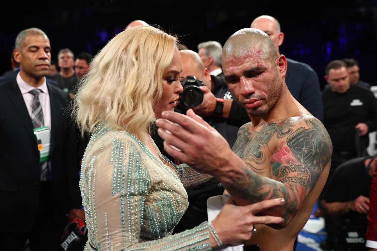 Cotto estuvo acompañado en el escenario por su esposa Melissa Guzman en el Madison Square Garden.