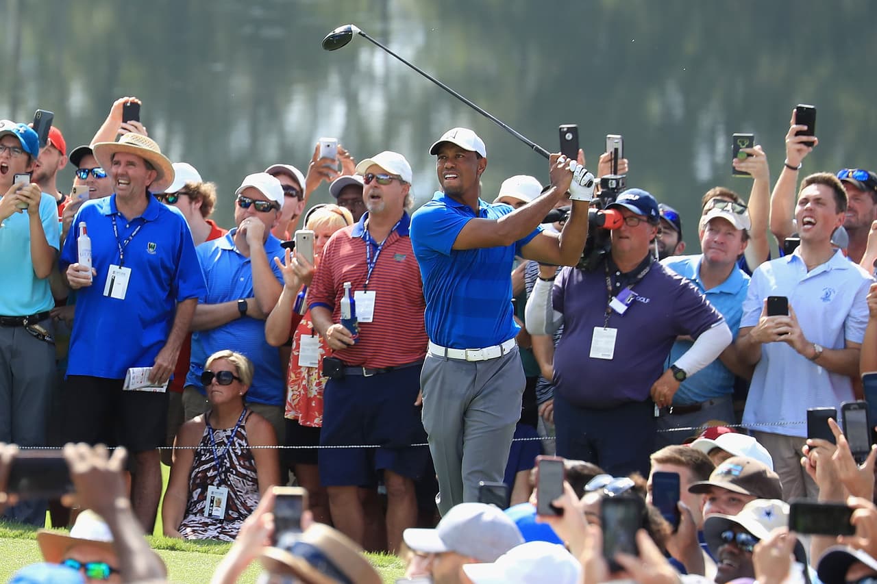 ATLANTA, GA - SEPTEMBER 22: Tiger Woods of the United States plays his shot from the sixth tee during the third round of the TOUR Championship at East Lake Golf Club on September 22, 2018 in Atlanta, Georgia. (Photo by Sam Greenwood/Getty Images)