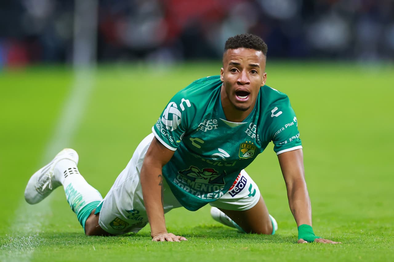 León analiza la continuidad de Byron Castillo para el Clausura 2023