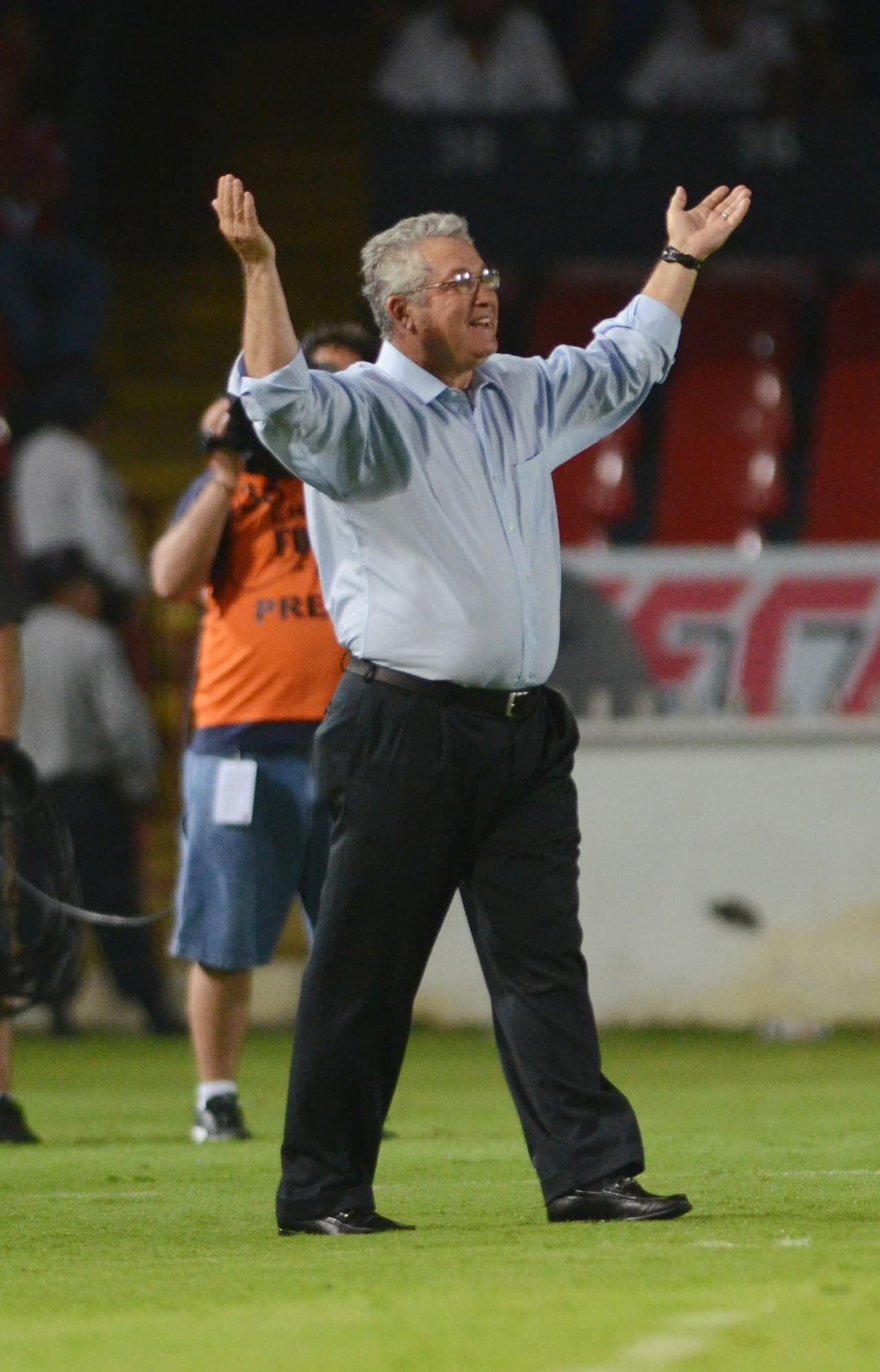 Action photo during the match Veracruz vs Queretaro, corresponding to the Round 1 of the League BBVA Bancomer MX of the Tournament Clausura 2017, in the Luis Pirata Fuente Stadium, in the photo: Foto de accion durante el partido Veracruz vs Queretaro, correspondiente a la Jornada 1 de la Liga BBVA Bancomer MX del Torneo Clausura 2017, en el Estadio Luis Pirata Fuente, en la foto: Victor Manuel Vucetich DT Queretaro 06/01/2017/MEXSPORT/Luis Monroy