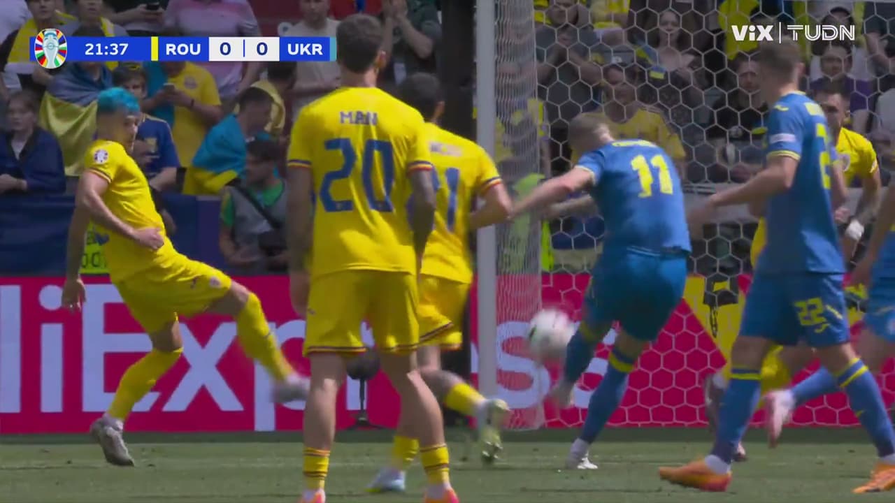 Zapatazo de Dovbyk que sale a las tribunas y Ucrania se lamenta