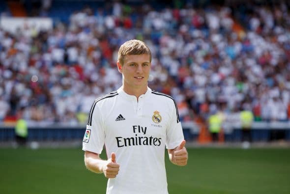 El alemán Toni Kroos dejó al Bayern Munich para fichar con el Real Madrid por 30 millones de euros.